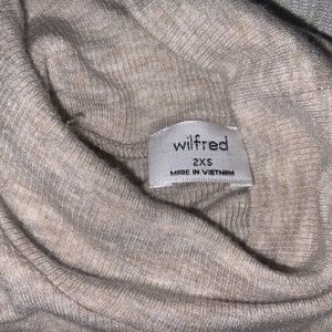 Only cropped turtleneck